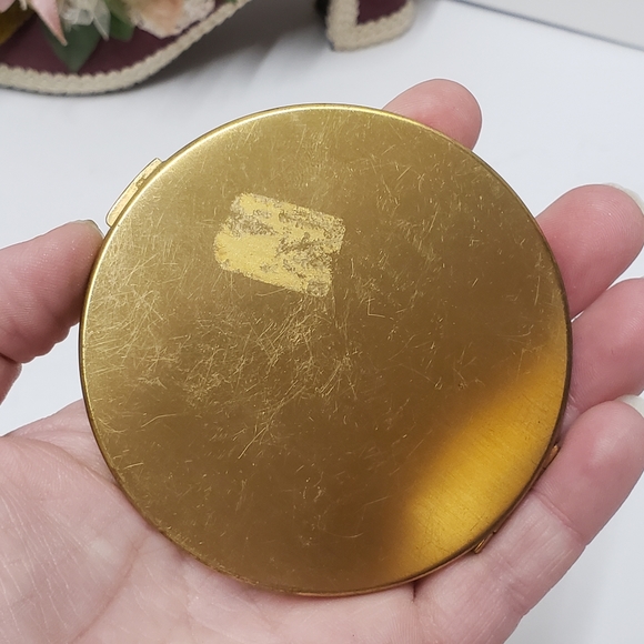Vintage Elgin American Etched Compact - Picture 7 of 10